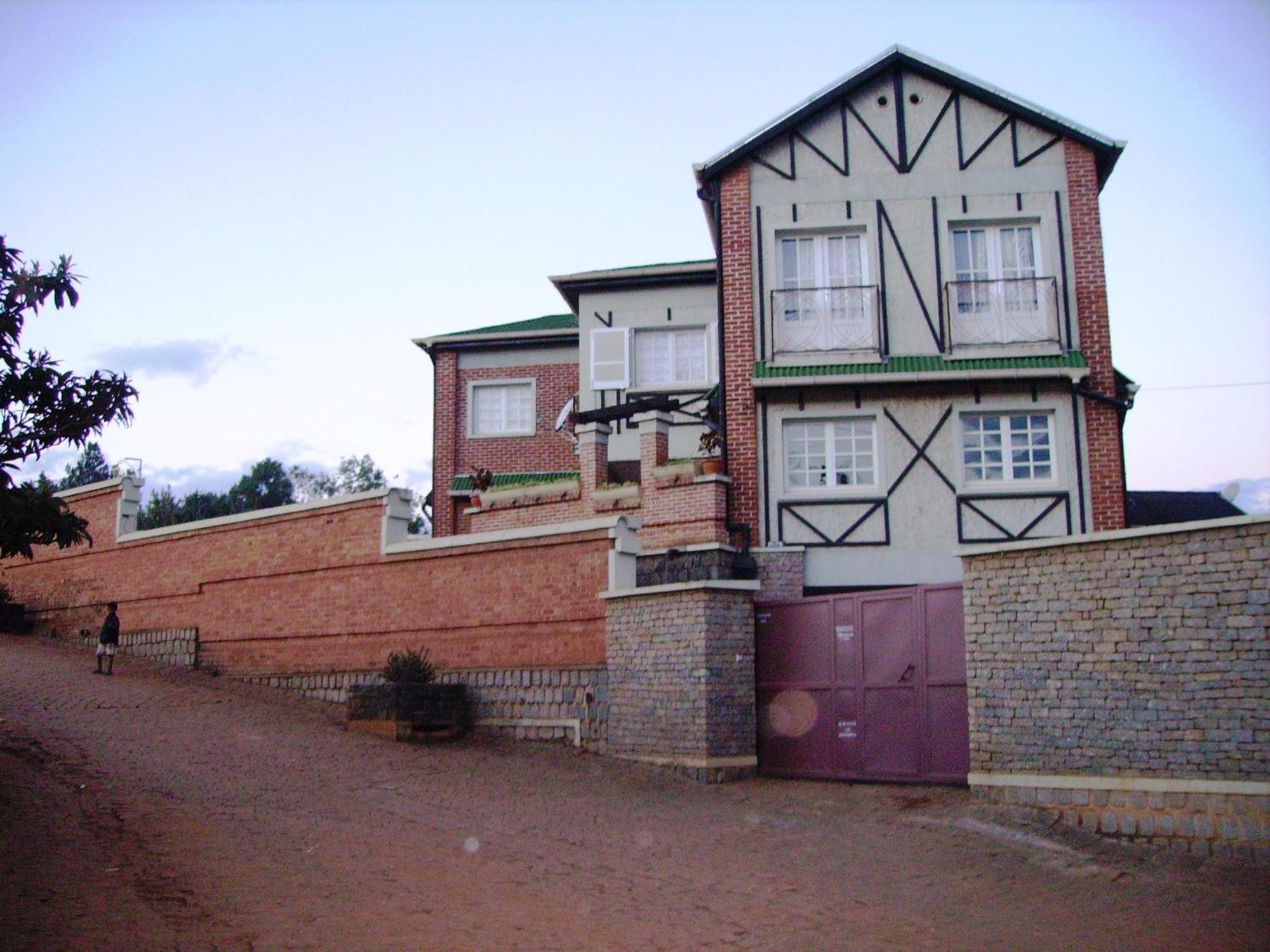 Appartements D'Hotes Marciloui Antsirabe Ngoại thất bức ảnh